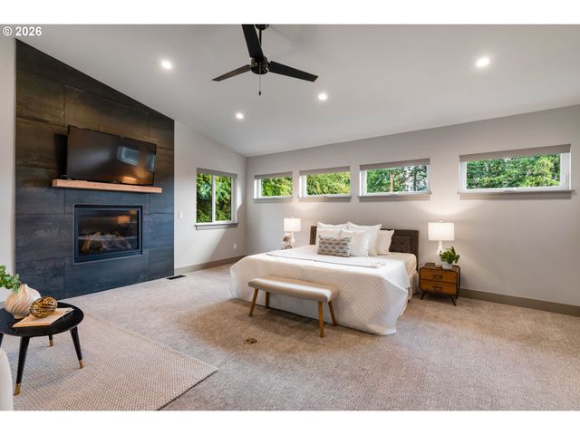7665 Sw COPEL St, Portland, OR 97225