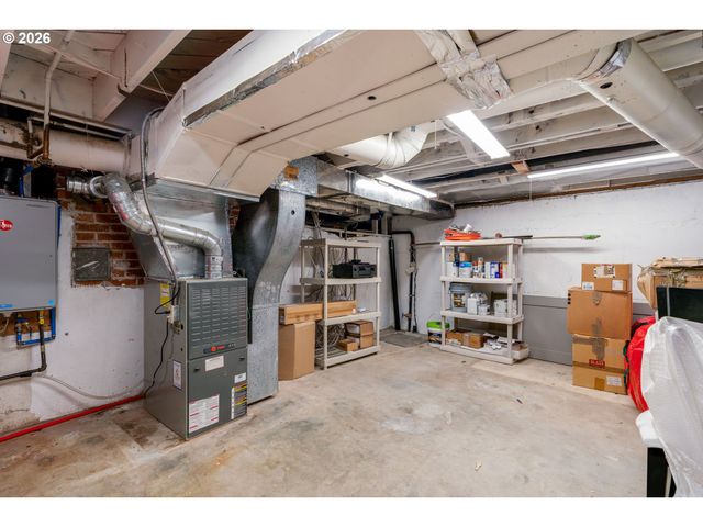 7665 Sw COPEL St, Portland, OR 97225
