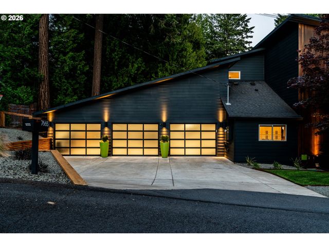 7665 Sw COPEL St, Portland, OR 97225