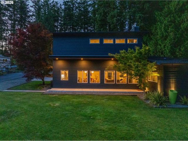 7665 Sw COPEL St, Portland, OR 97225