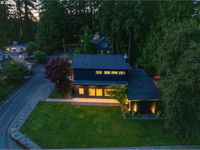 7665 Sw COPEL St, Portland, OR 97225