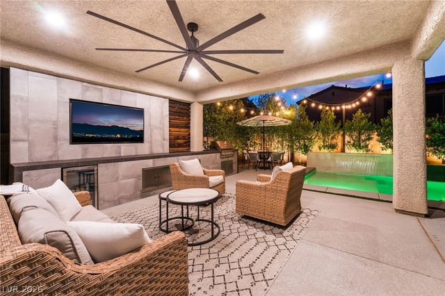 3062 Hushed Sonnet Avenue, Henderson, NV 89044
