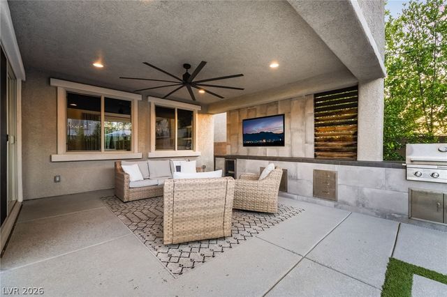 3062 Hushed Sonnet Avenue, Henderson, NV 89044