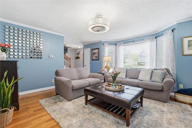 11249 Lakeview Drive, Kansas City, KS 66109