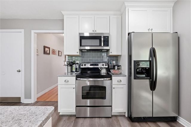 11249 Lakeview Drive, Kansas City, KS 66109