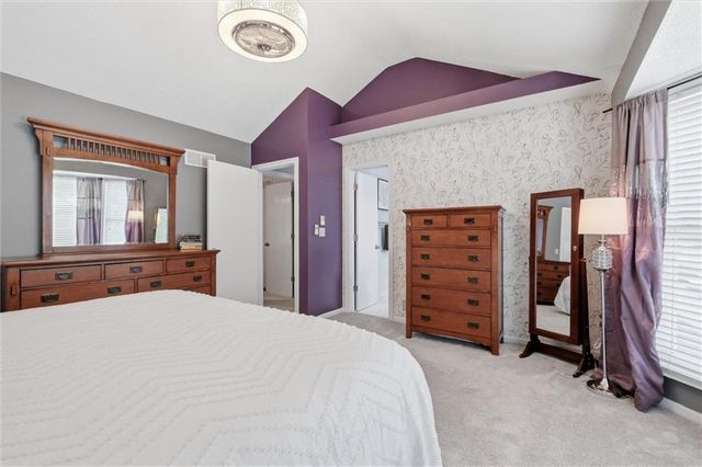 11249 Lakeview Drive, Kansas City, KS 66109
