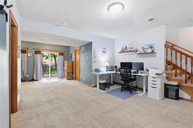 11249 Lakeview Drive, Kansas City, KS 66109