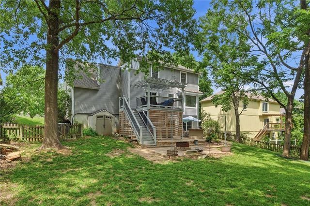 11249 Lakeview Drive, Kansas City, KS 66109