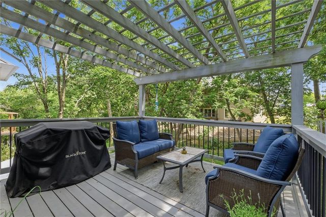 11249 Lakeview Drive, Kansas City, KS 66109