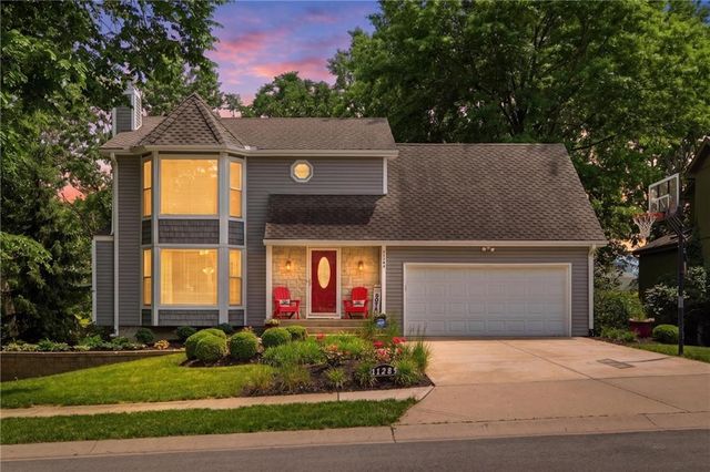 11249 Lakeview Drive, Kansas City, KS 66109