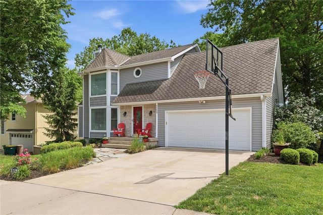 11249 Lakeview Drive, Kansas City, KS 66109
