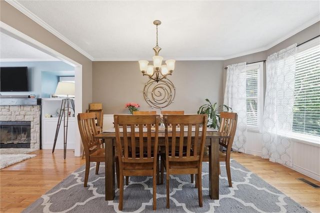 11249 Lakeview Drive, Kansas City, KS 66109