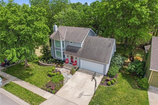 11249 Lakeview Drive, Kansas City, KS 66109