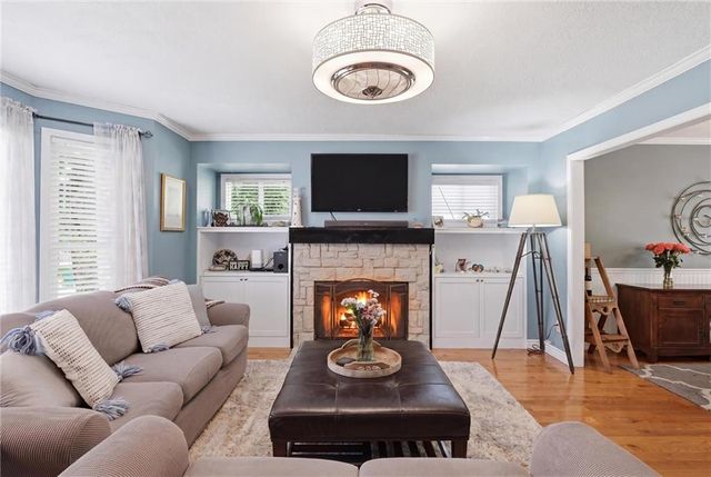 11249 Lakeview Drive, Kansas City, KS 66109