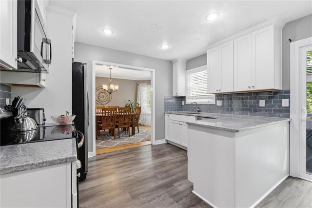 11249 Lakeview Drive, Kansas City, KS 66109