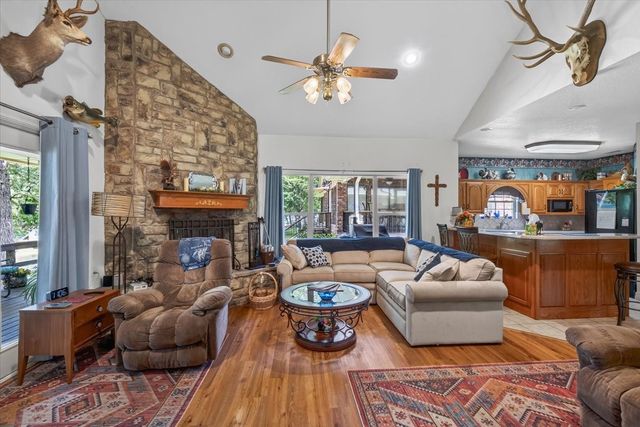 5536 Point Lavista, Malakoff, TX 75148