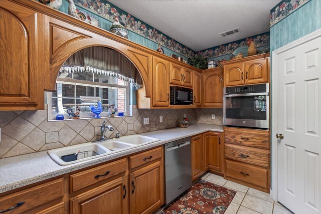 5536 Point Lavista, Malakoff, TX 75148