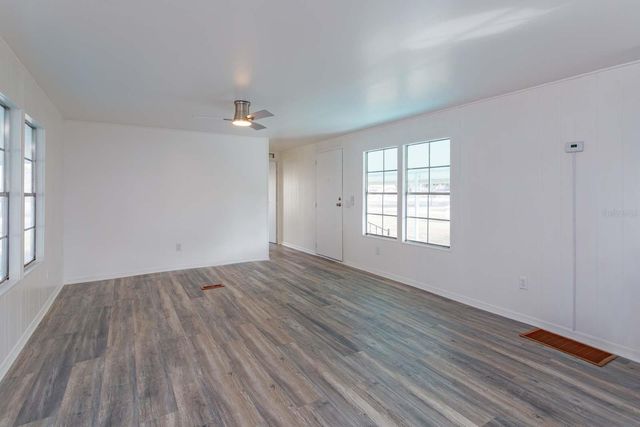 277 W PALM AVENUE, Bushnell, FL 33513