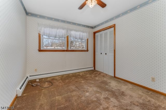 4 Roselle St, Holland Twp., NJ 08848