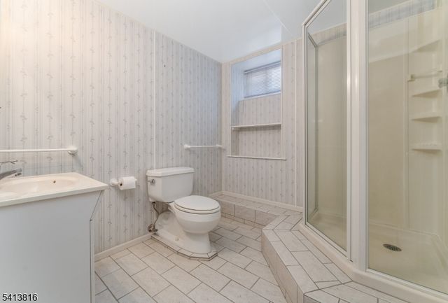 4 Roselle St, Holland Twp., NJ 08848