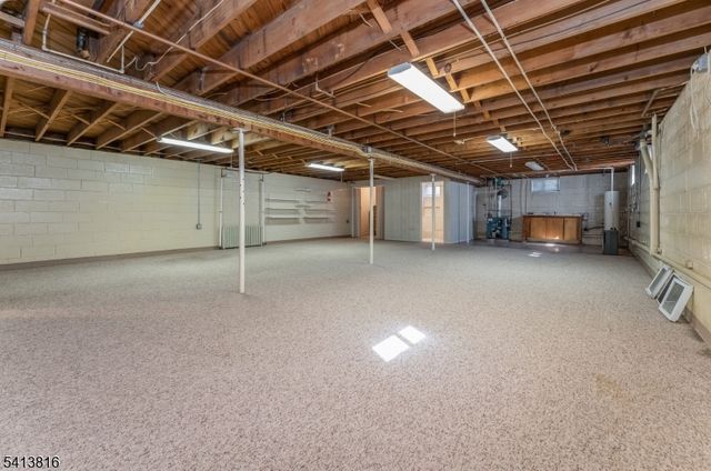 4 Roselle St, Holland Twp., NJ 08848