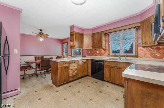 4 Roselle St, Holland Twp., NJ 08848