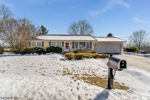 4 Roselle St, Holland Twp., NJ 08848