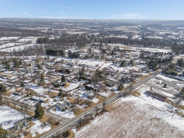 4 Roselle St, Holland Twp., NJ 08848