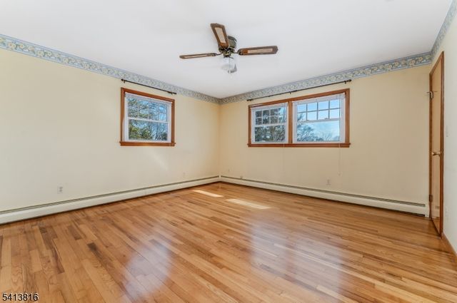 4 Roselle St, Holland Twp., NJ 08848