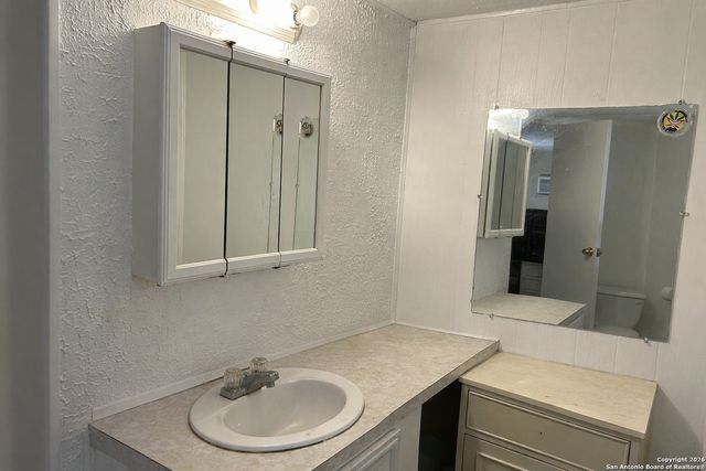 1064 Brook Valley, Canyon Lake, TX 78133