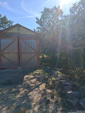 1064 Brook Valley, Canyon Lake, TX 78133