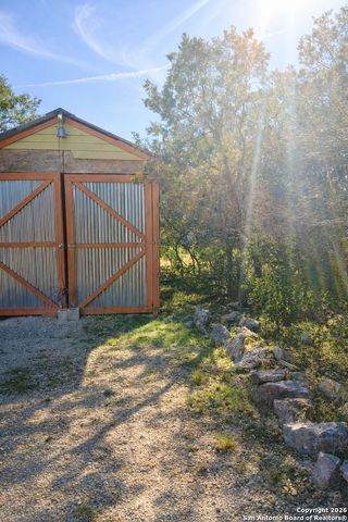 1064 Brook Valley, Canyon Lake, TX 78133