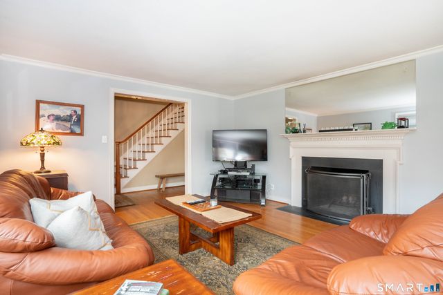 2425 Albany Avenue, West Hartford, CT 06117