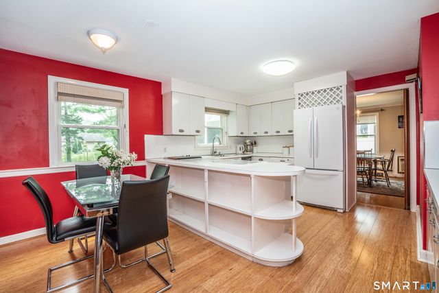 2425 Albany Avenue, West Hartford, CT 06117