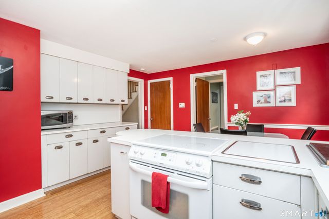 2425 Albany Avenue, West Hartford, CT 06117