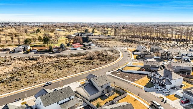 302 N Towhee Street, Moses Lake, WA 98837