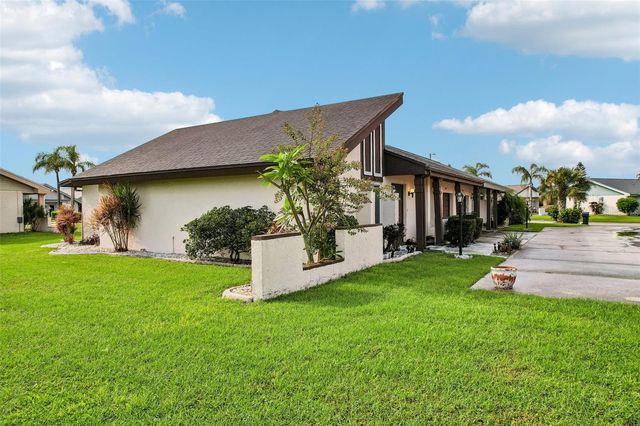 1329 NEW BEDFORD DRIVE, Sun City Center, FL 33573