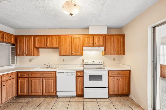 1329 NEW BEDFORD DRIVE, Sun City Center, FL 33573