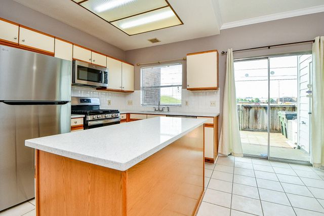 2930 Grants Lake Boulevard 407, Sugar Land, TX 77479