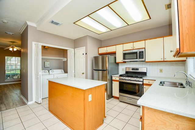 2930 Grants Lake Boulevard 407, Sugar Land, TX 77479