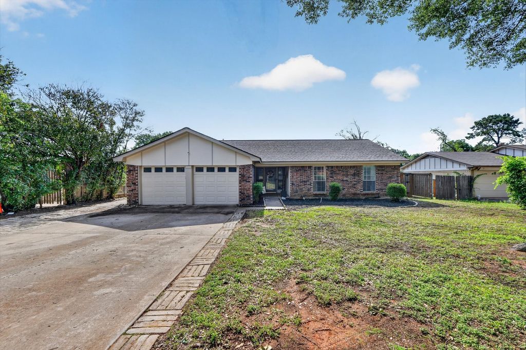 6724 Bartay Drive, North Richland Hills, TX 76182
