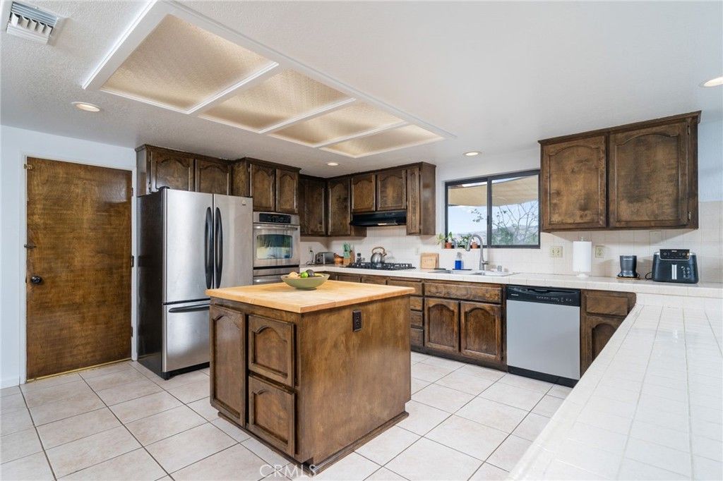 Image 11 of property listing at 13333 5th, Yucaipa, CA 92399