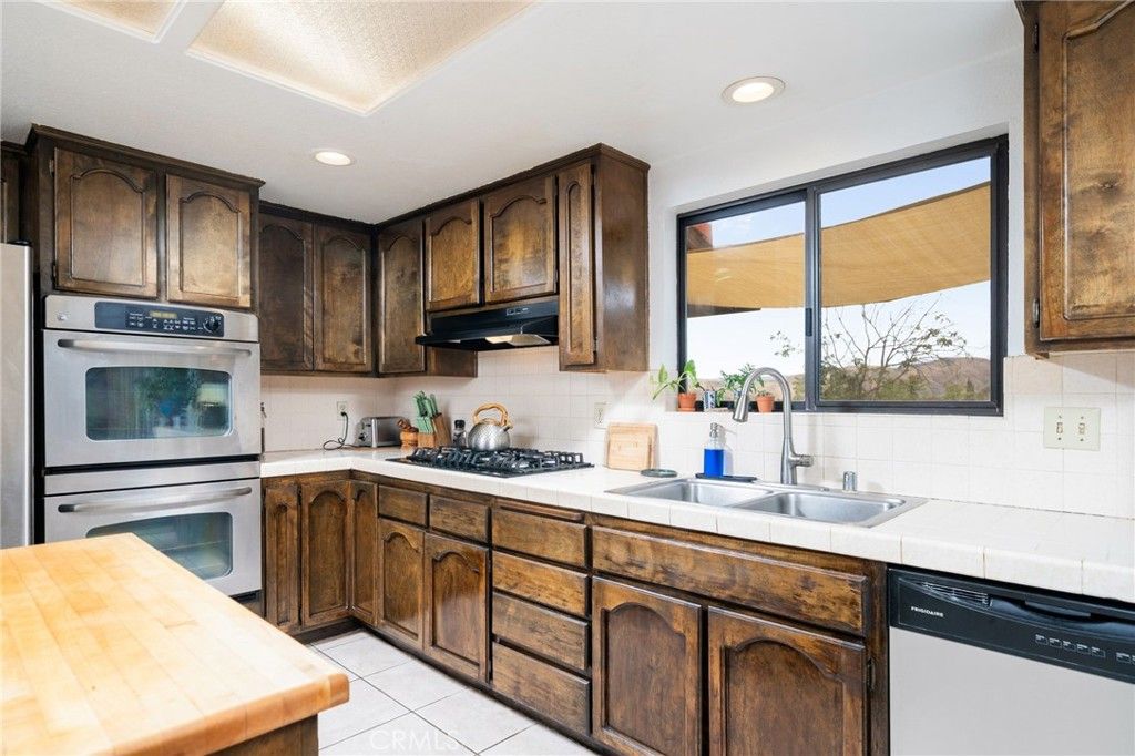 Image 12 of property listing at 13333 5th, Yucaipa, CA 92399