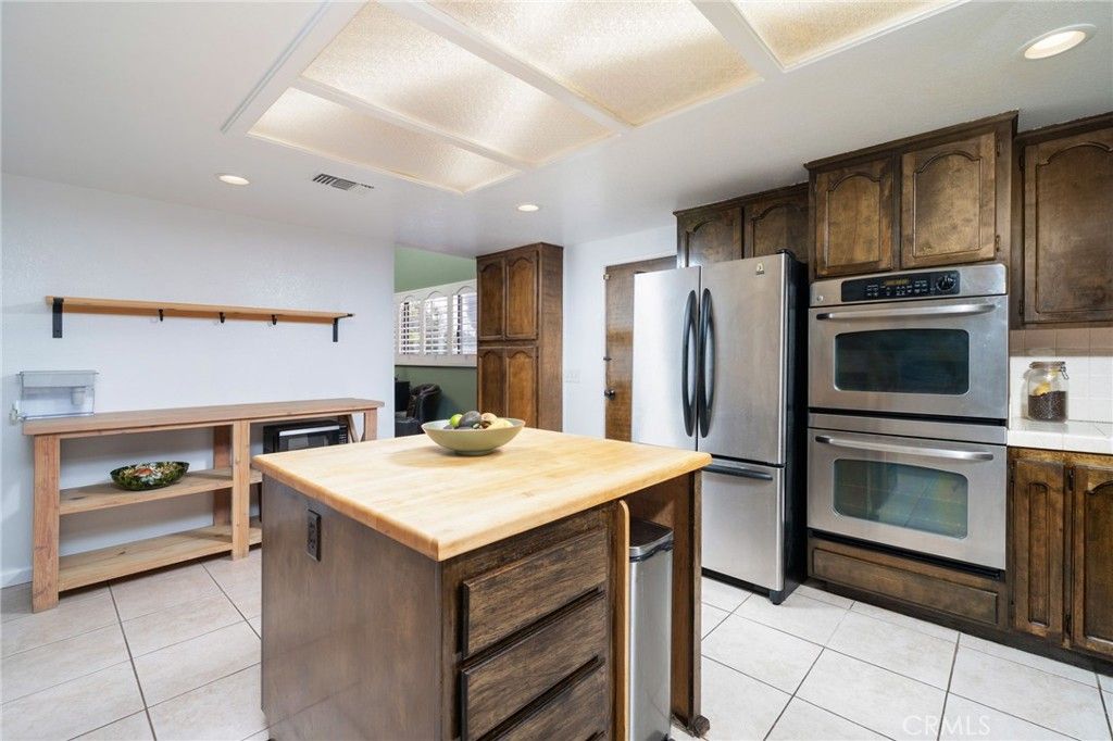 Image 13 of property listing at 13333 5th, Yucaipa, CA 92399