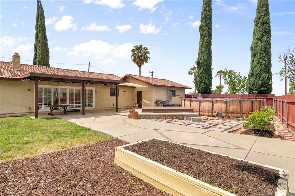 Image 2 of property listing at 13333 5th, Yucaipa, CA 92399