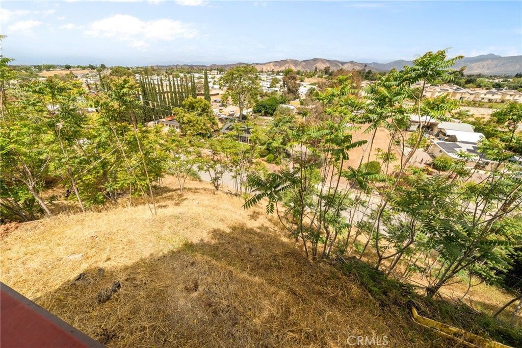 Image 38 of property listing at 13333 5th, Yucaipa, CA 92399