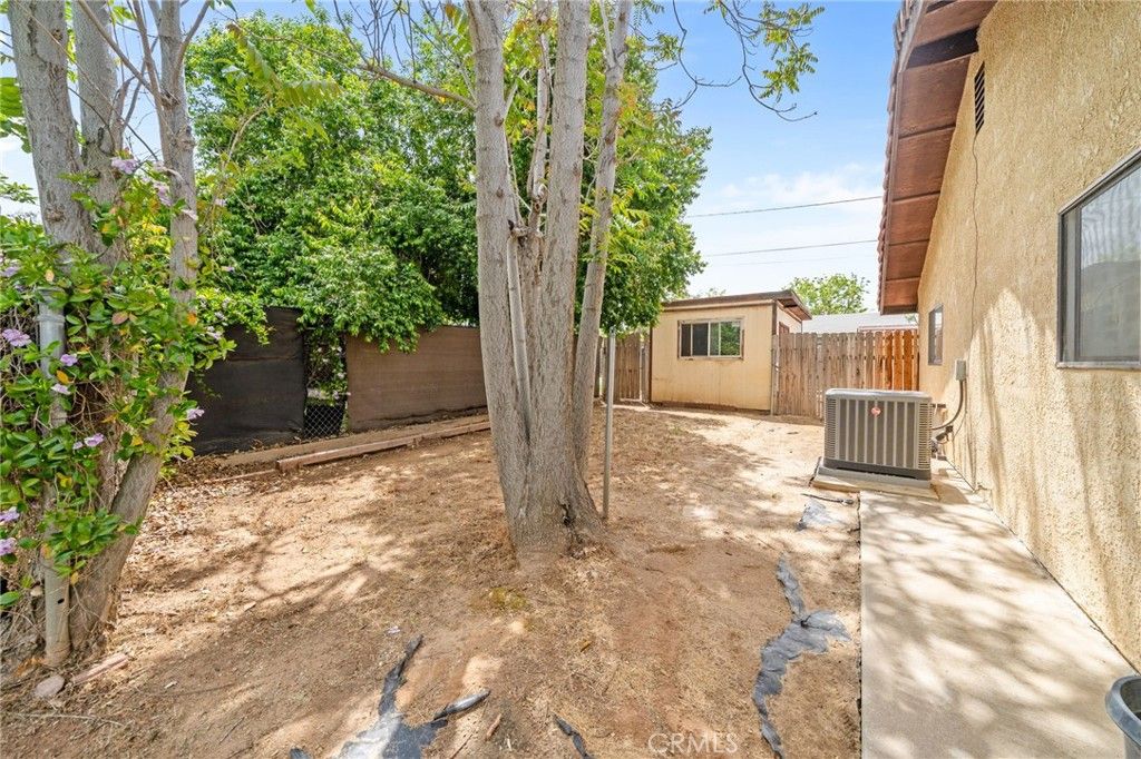 Image 40 of property listing at 13333 5th, Yucaipa, CA 92399