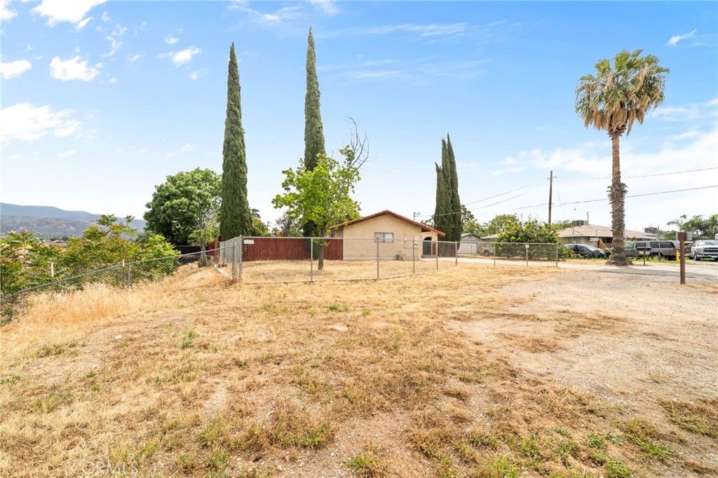 Image 46 of property listing at 13333 5th, Yucaipa, CA 92399