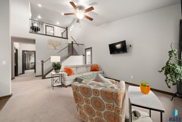 5701 S Bounty Pl Place, Sioux Falls, SD 57108