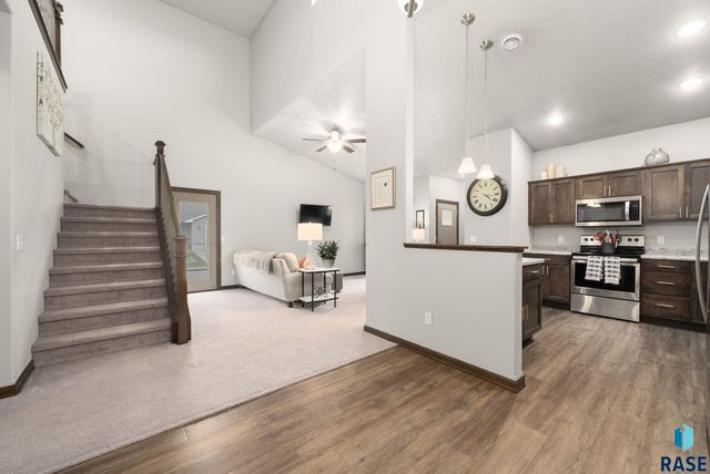 5701 S Bounty Pl Place, Sioux Falls, SD 57108